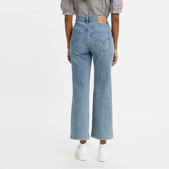 Levi’s (26Wx29L) High Waisted Crop Flare  Blue Women's Jeans - Picture 2 of 16